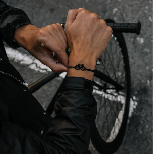 Cyklistický náramek Black Bike – Sailbrace